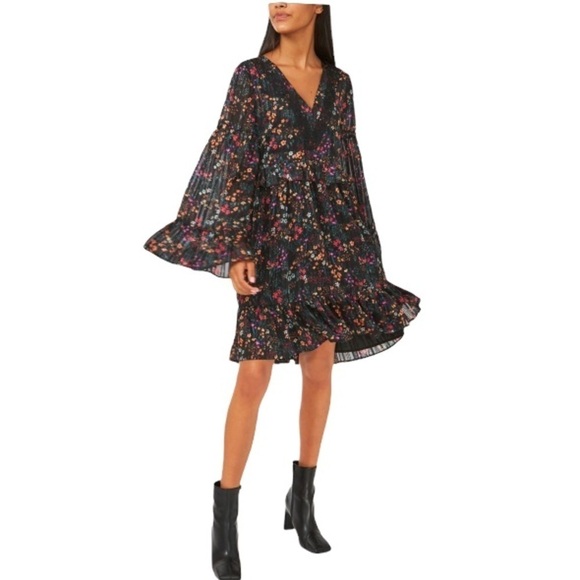 Riley & Rae Kate Floral Print Babydoll Dress Floral Print in Rich Black Size 2 - Picture 13 of 13